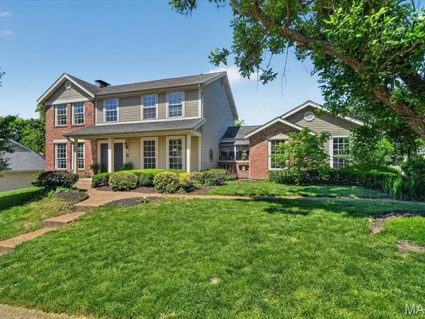 15327 Grantley Drive, Chesterfield, MO 63017
