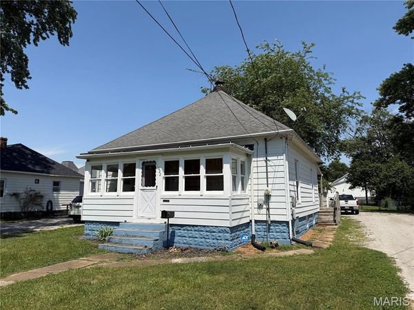 622 S Wood Street, Staunton, IL 62088