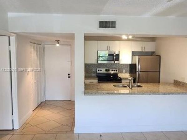8100 Geneva Ct , Unit 233, Doral, FL 33166