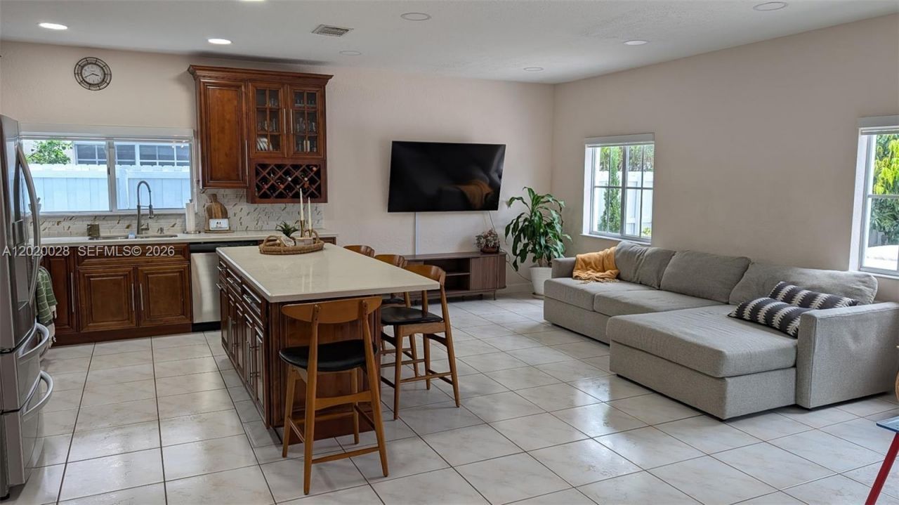 2882 NE 4th St , Homestead, FL 33033 Photo