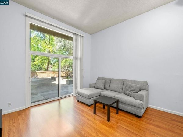460 N Civic Dr, Unit 301, Walnut Creek, CA 94596