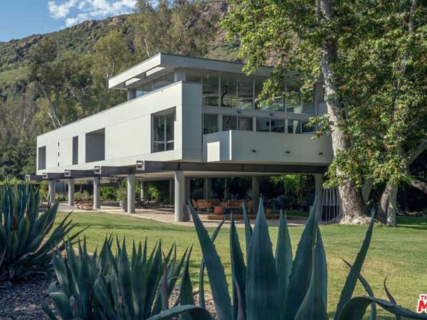 30047 Mulholland Highway, Agoura Hills, CA 91301
