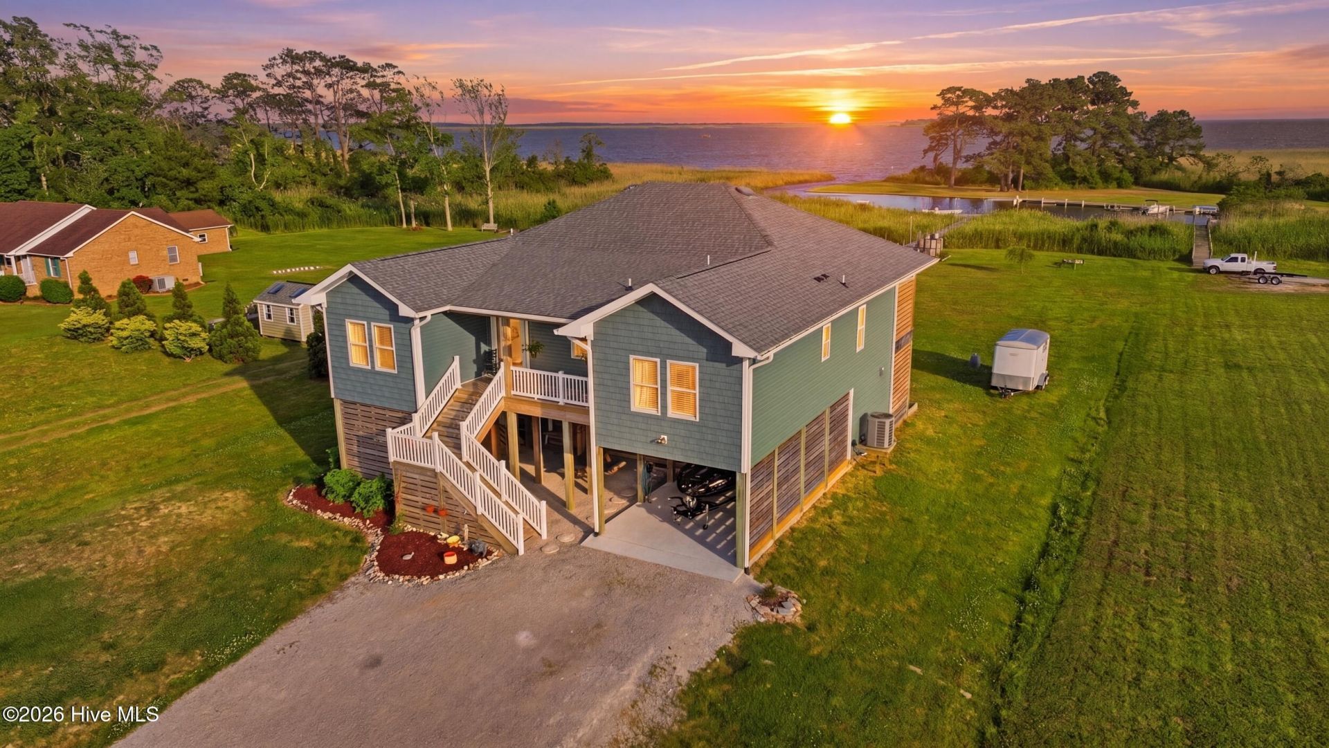 105 Knotts Landing Lane, Knotts Island, NC 27950 Main Photo