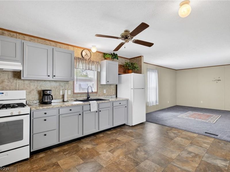 9525 Woodworth Road, Unit A19, North Lima, OH 44452 Photo 8