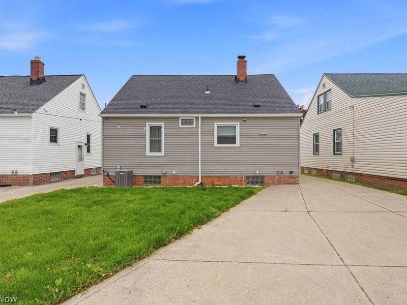 5066 W 6th Street, Brooklyn Heights, OH 44131 Photo 18