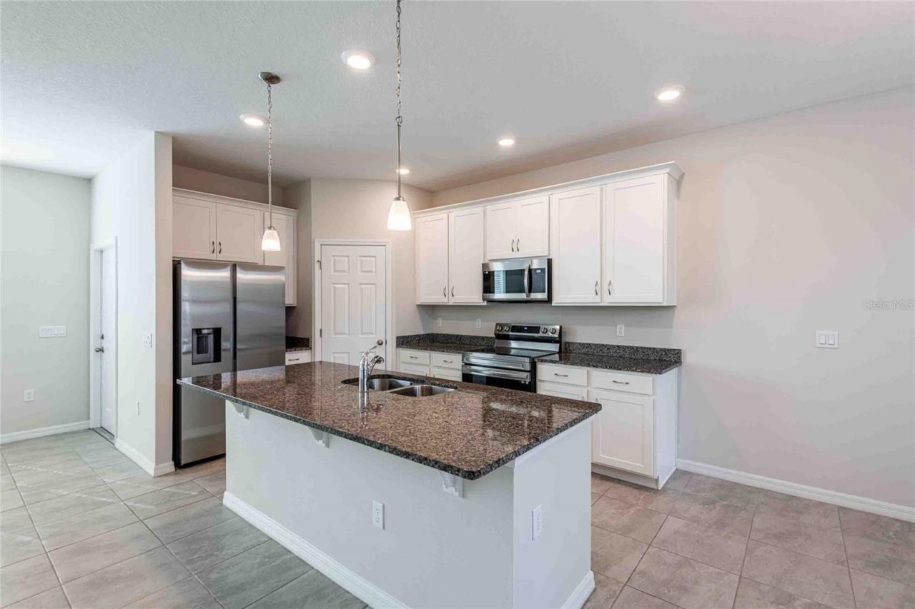 5072 Avalon Park Boulevard, Wesley Chapel, FL 33545 Photo