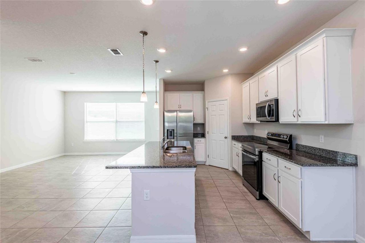 5072 Avalon Park Boulevard, Wesley Chapel, FL 33545 Photo