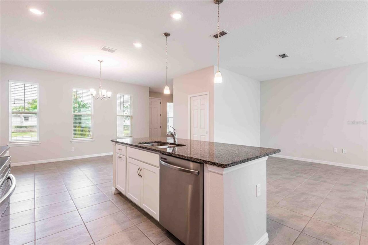 5072 Avalon Park Boulevard, Wesley Chapel, FL 33545 Photo