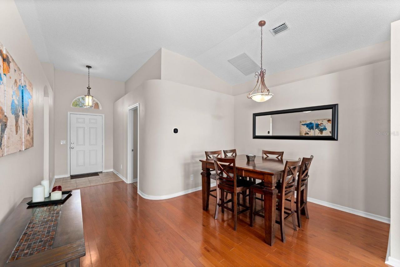 735 NE Addison Drive, Saint Petersburg, FL 33716 Photo