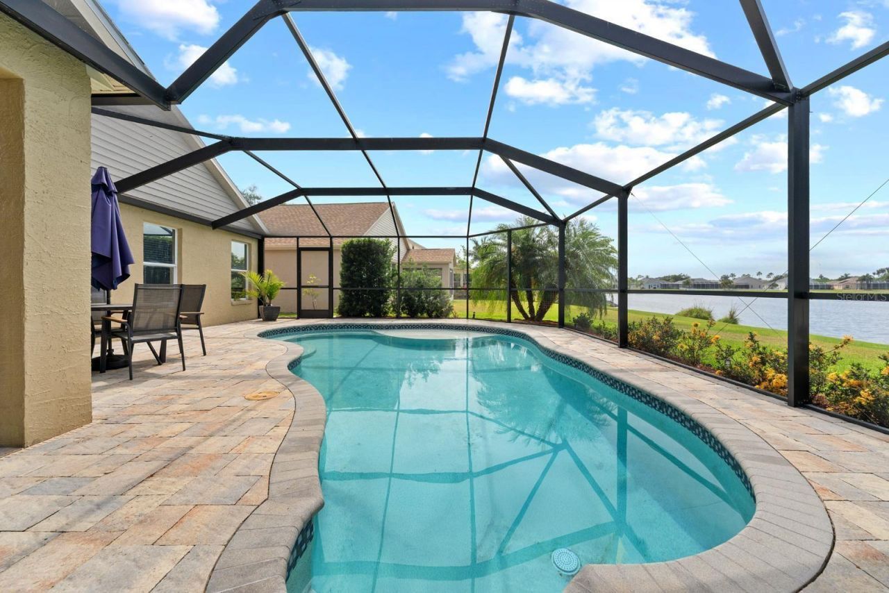 735 NE Addison Drive, Saint Petersburg, FL 33716 Photo
