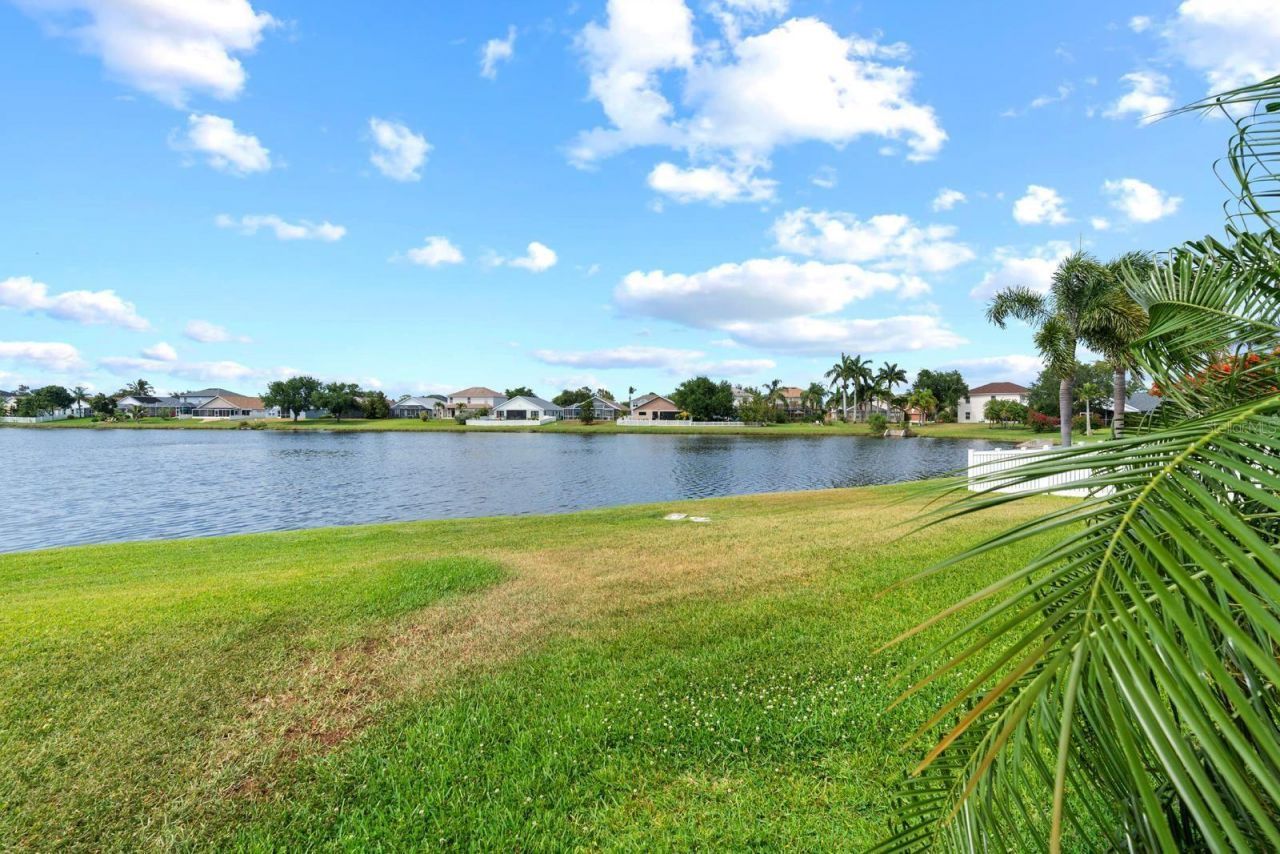 735 NE Addison Drive, Saint Petersburg, FL 33716 Photo