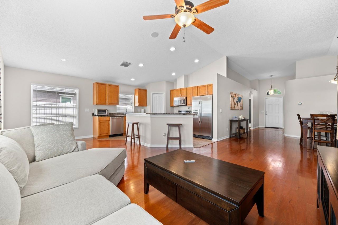 735 NE Addison Drive, Saint Petersburg, FL 33716 Photo