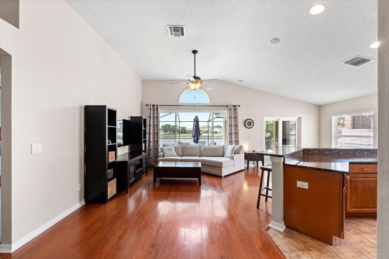 735 NE Addison Drive, Saint Petersburg, FL 33716 Photo