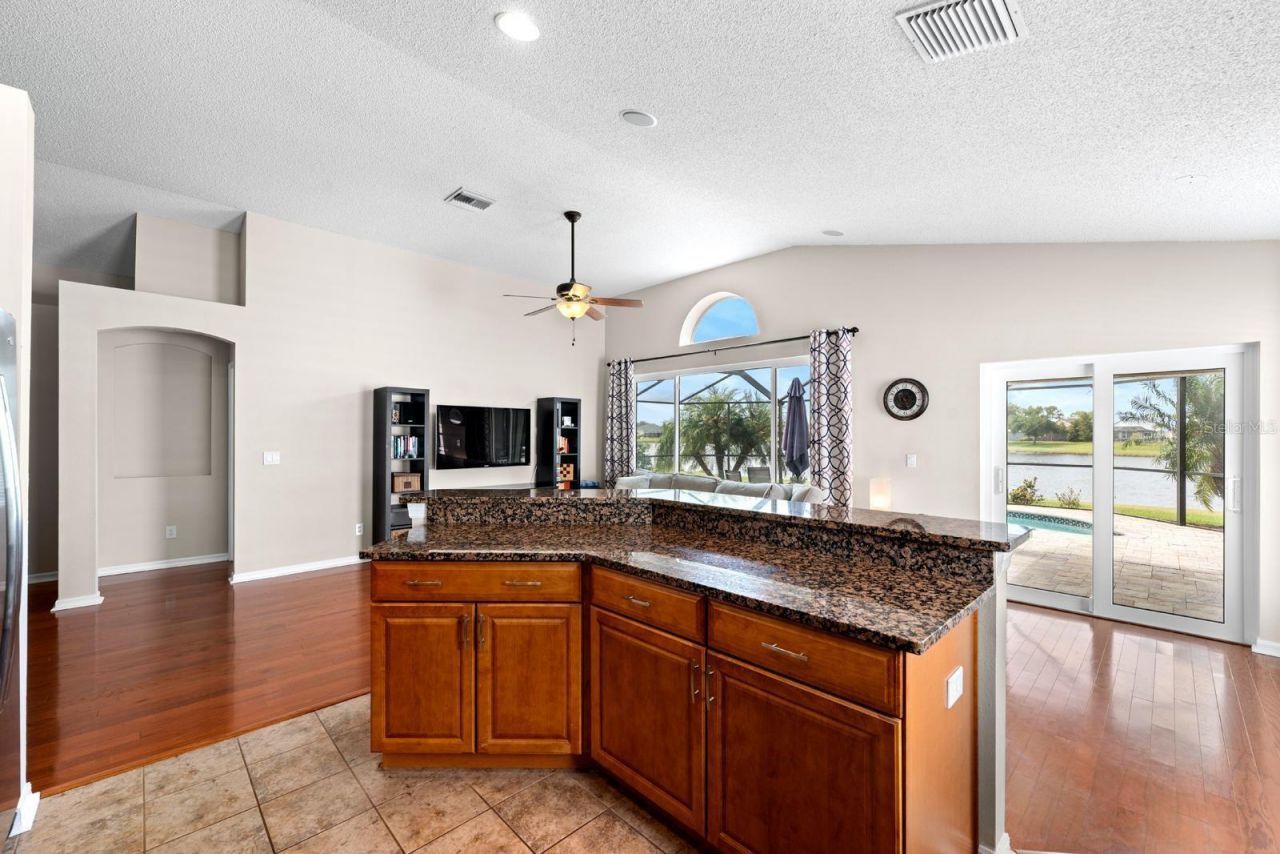 735 NE Addison Drive, Saint Petersburg, FL 33716 Photo