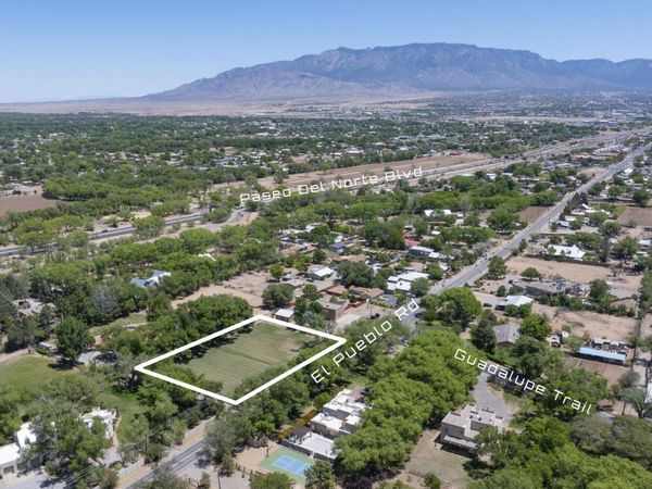 1001 El Pueblo Road NW, Los Ranchos, NM 87114