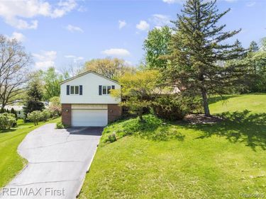 3338 Serenity Road, Oakland Twp, MI 48363