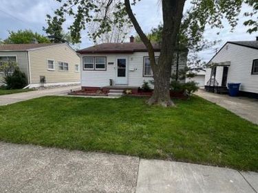 22480 Hillock Avenue, Warren, MI 48089
