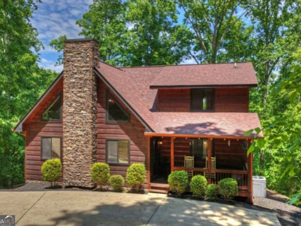 565 Catawba Circle, Ellijay, GA 30540