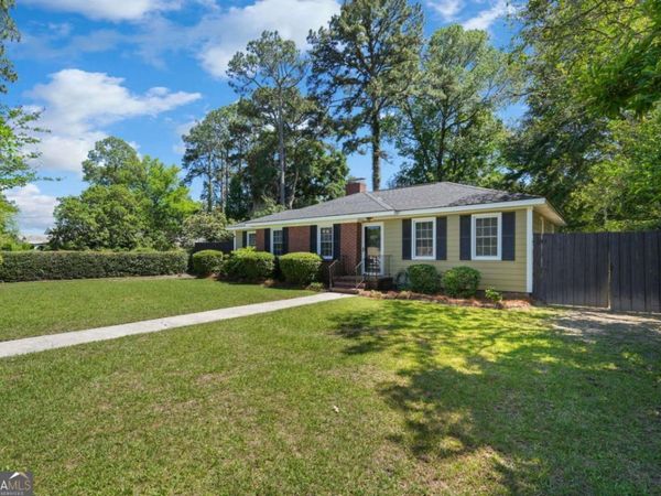 1217 E Derenne Avenue, Savannah, GA 31406