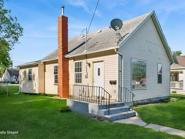 409 W Broadway Street, Colfax, IA 50054