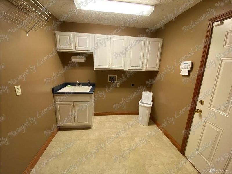6353 Charlotte Court, Huber Heights, OH 45424 Photo 17