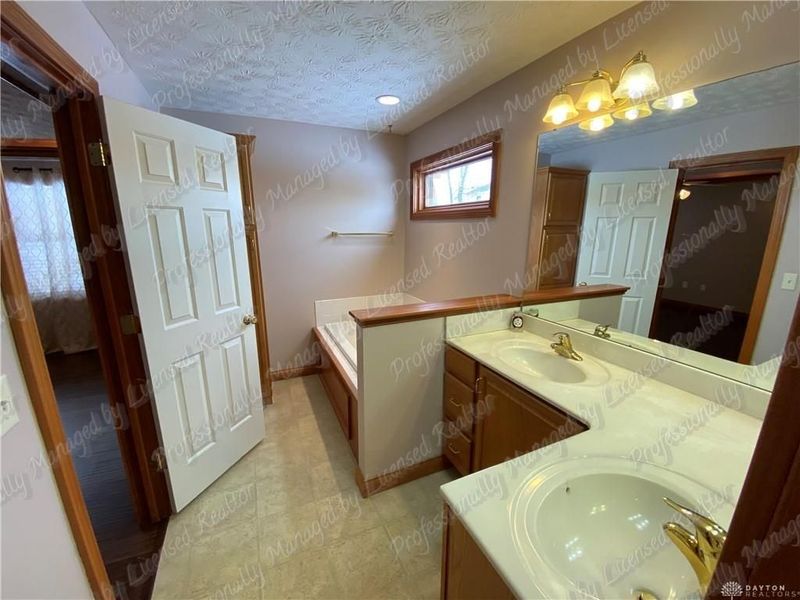 6353 Charlotte Court, Huber Heights, OH 45424 Photo 22