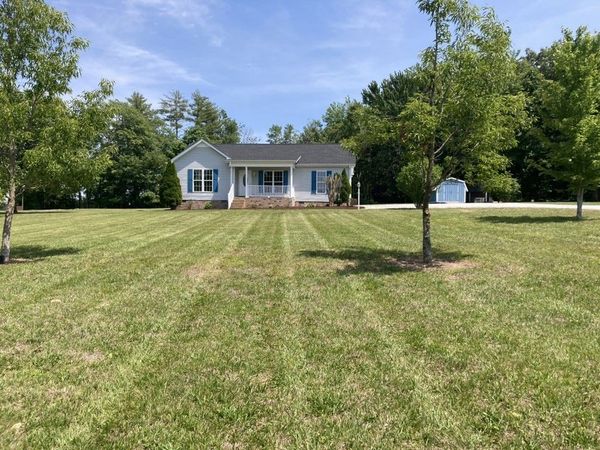 3366 Dobbins Pike , Portland, TN 37148