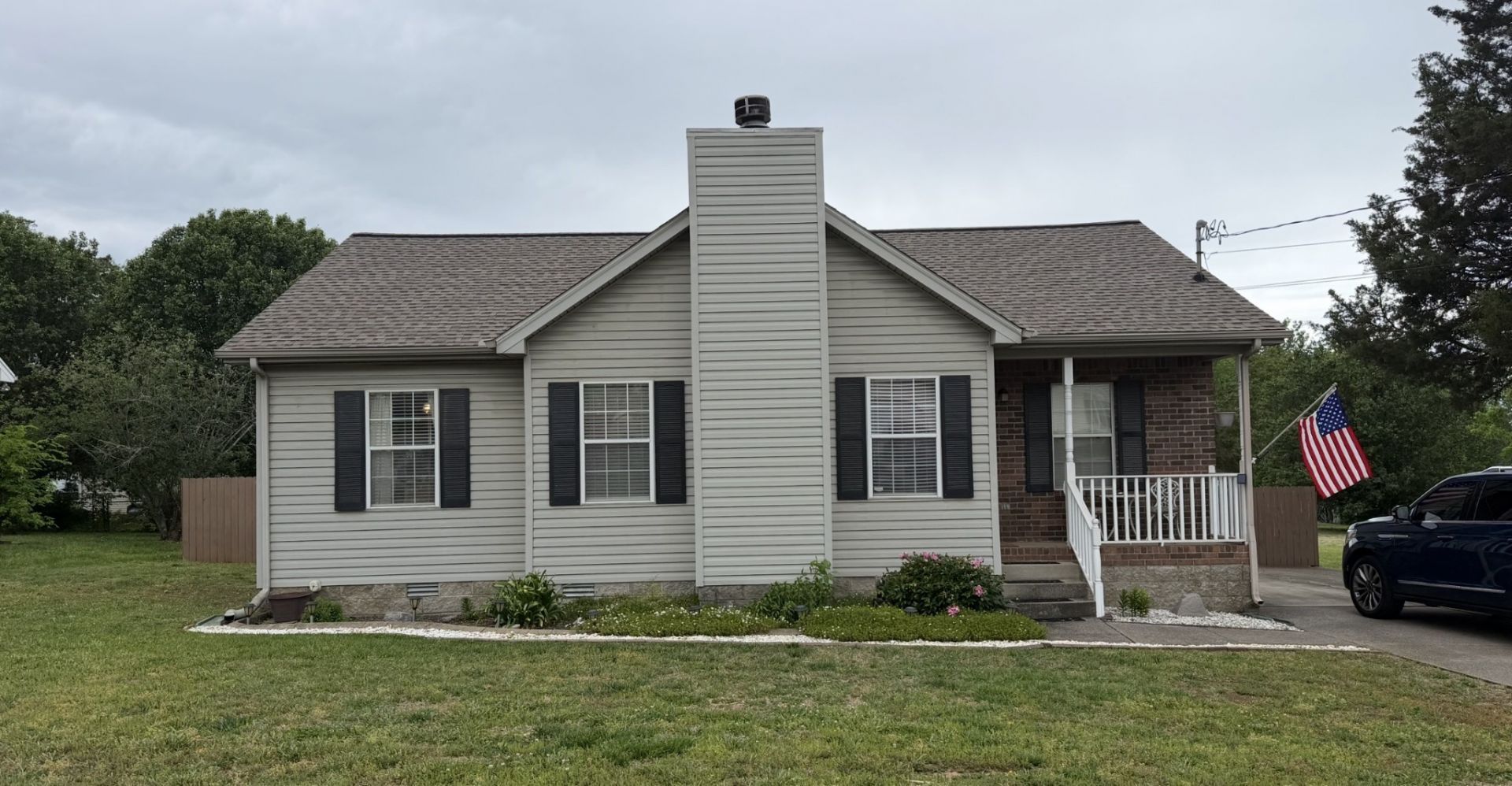 2006 Abingdon Dr, La Vergne, TN 37086 Main Photo