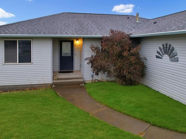 305 E Ledbetter, Colfax, WA 99111