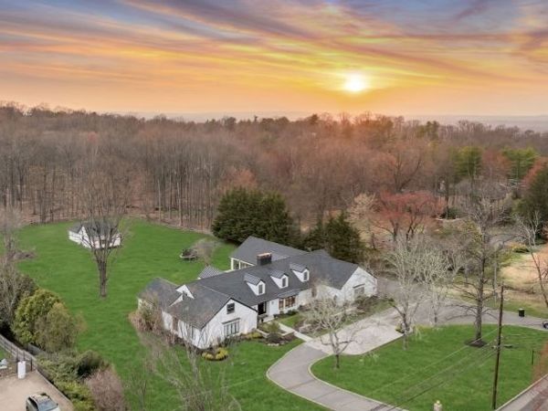 16 E Greenbrook Rd, North Caldwell, NJ 07006