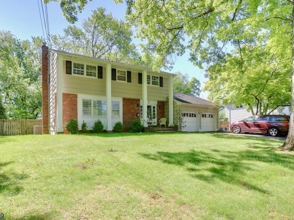 93 Summit Ct, Westfield, NJ 07090