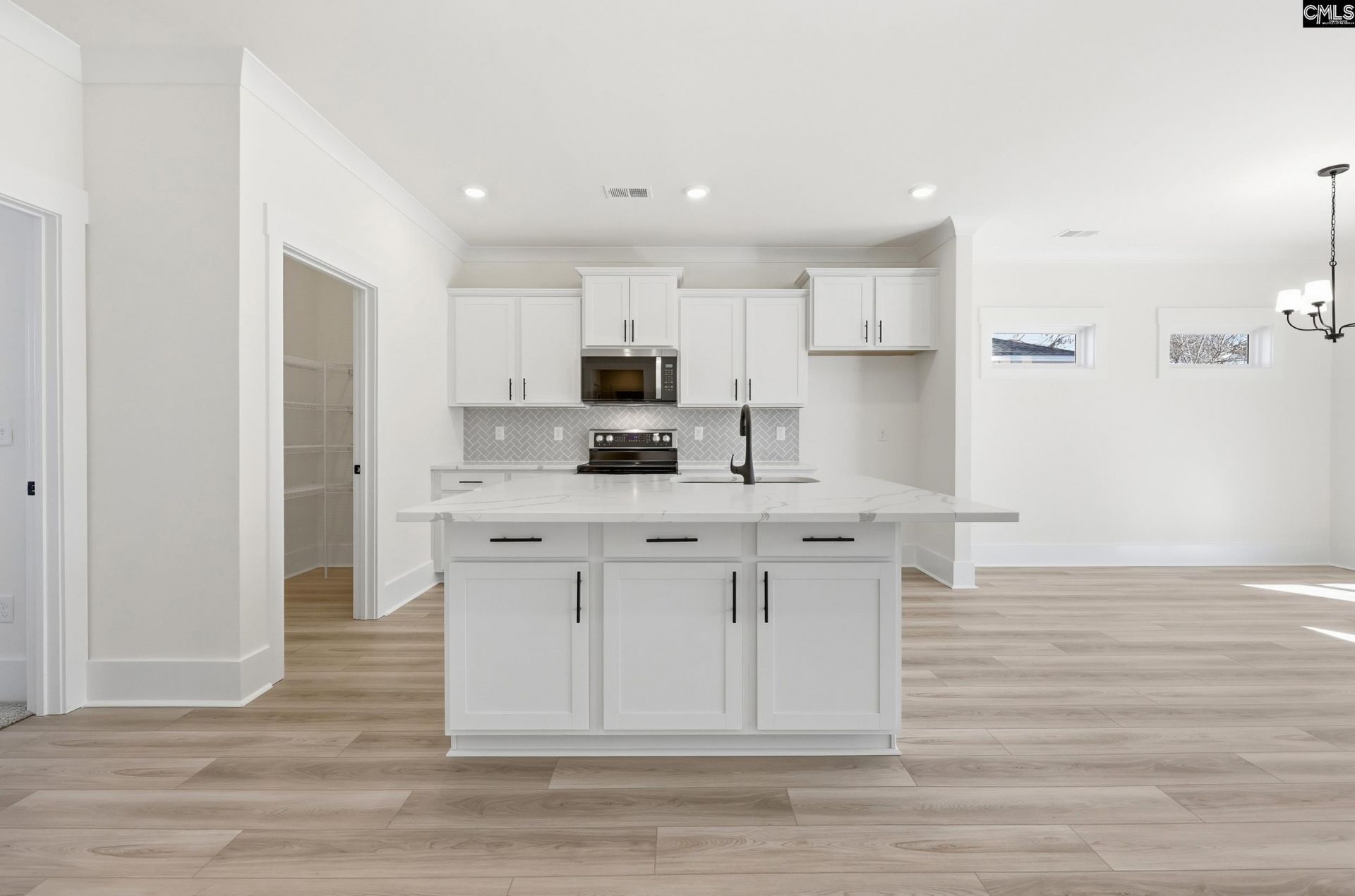 2031 Allan Crest Road Photo 10