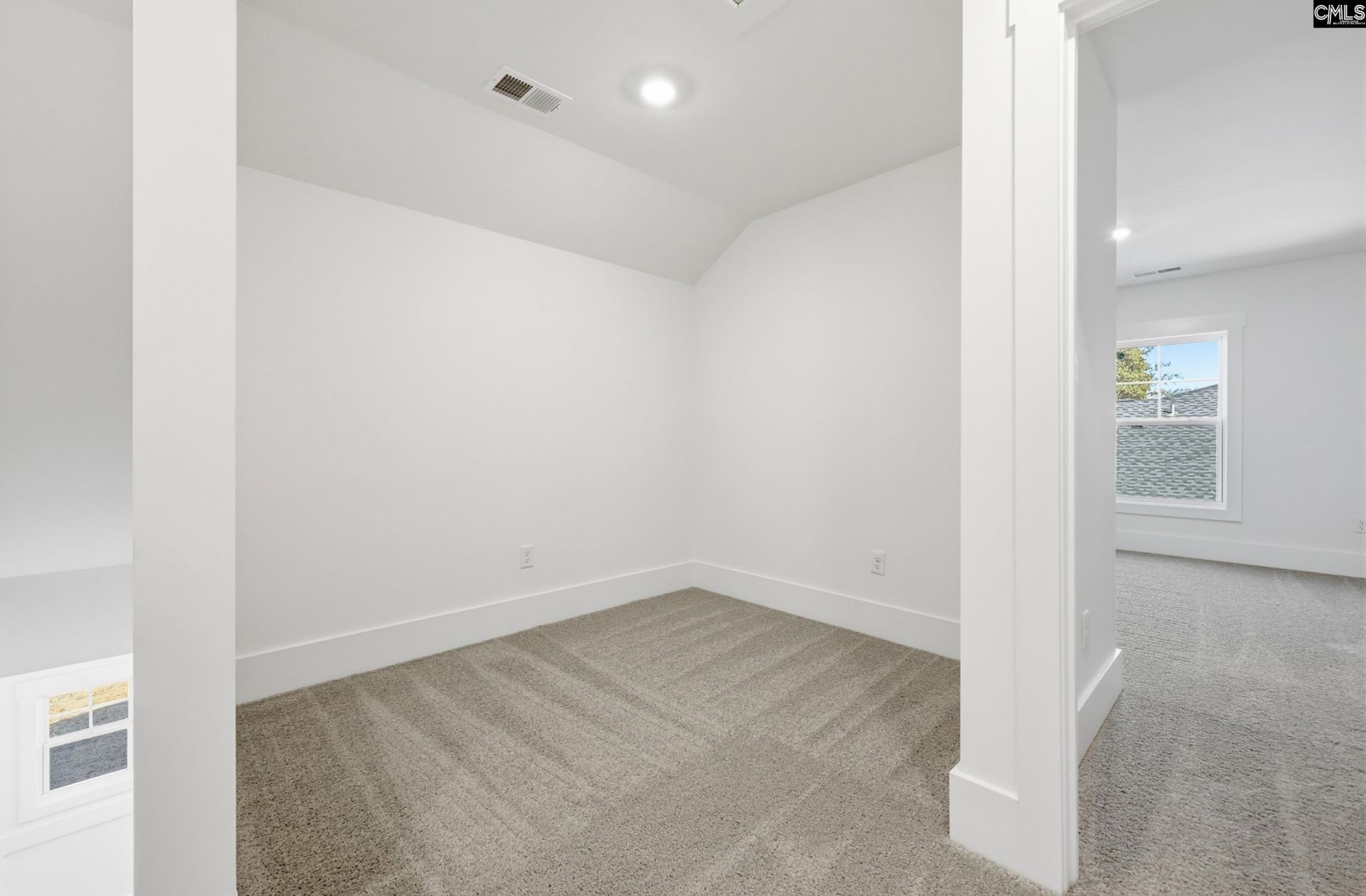 2031 Allan Crest Road Photo 26