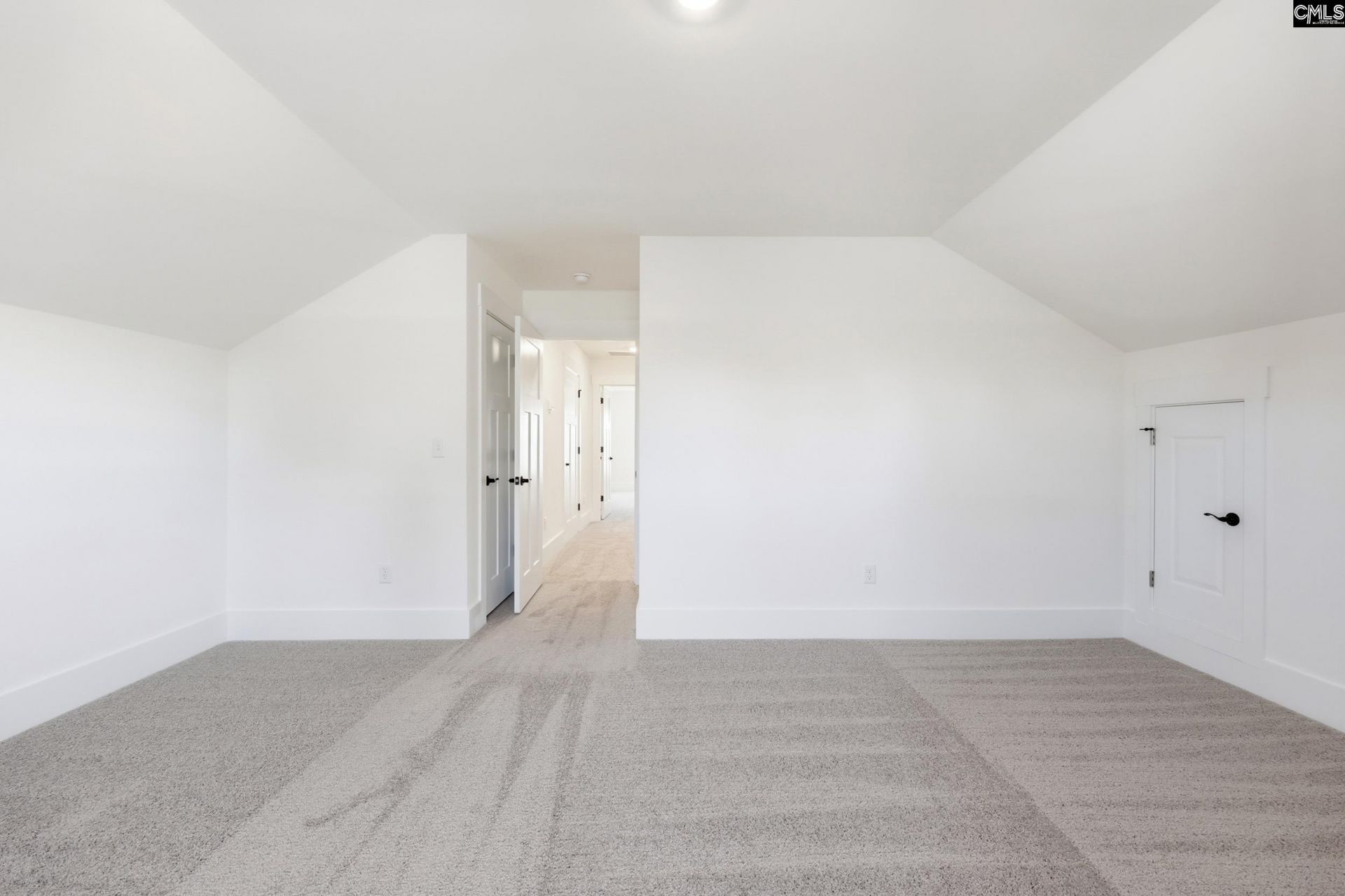 2031 Allan Crest Road Photo 28