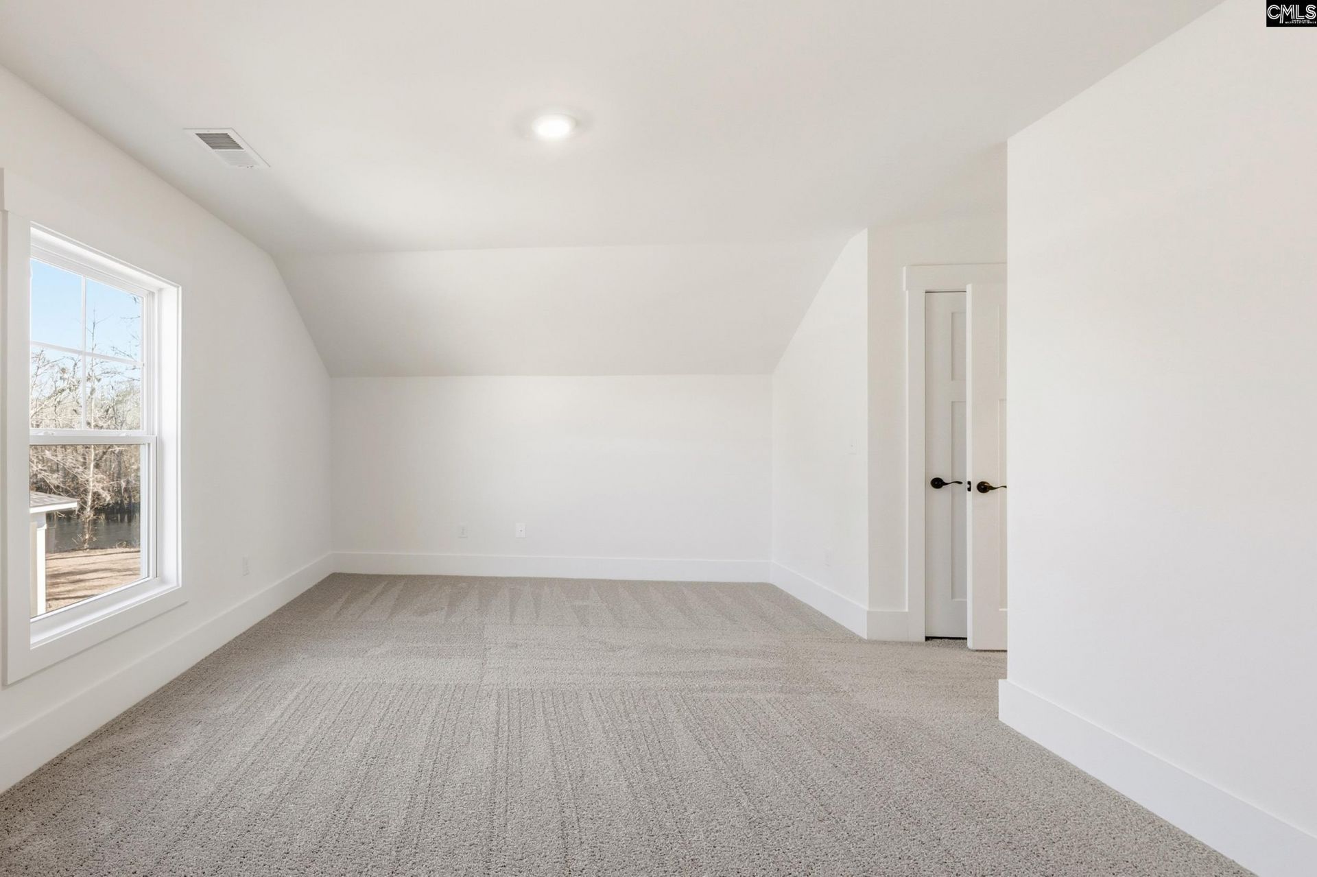 2031 Allan Crest Road Photo 29
