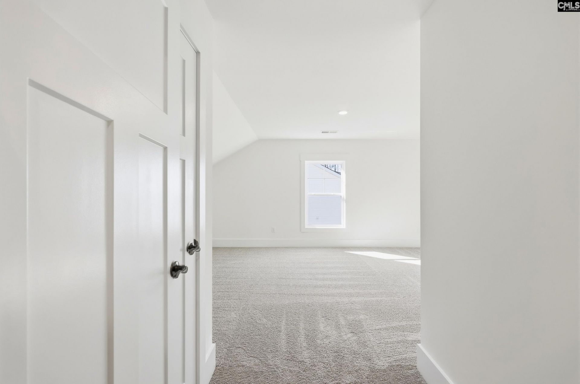 2031 Allan Crest Road Photo 33