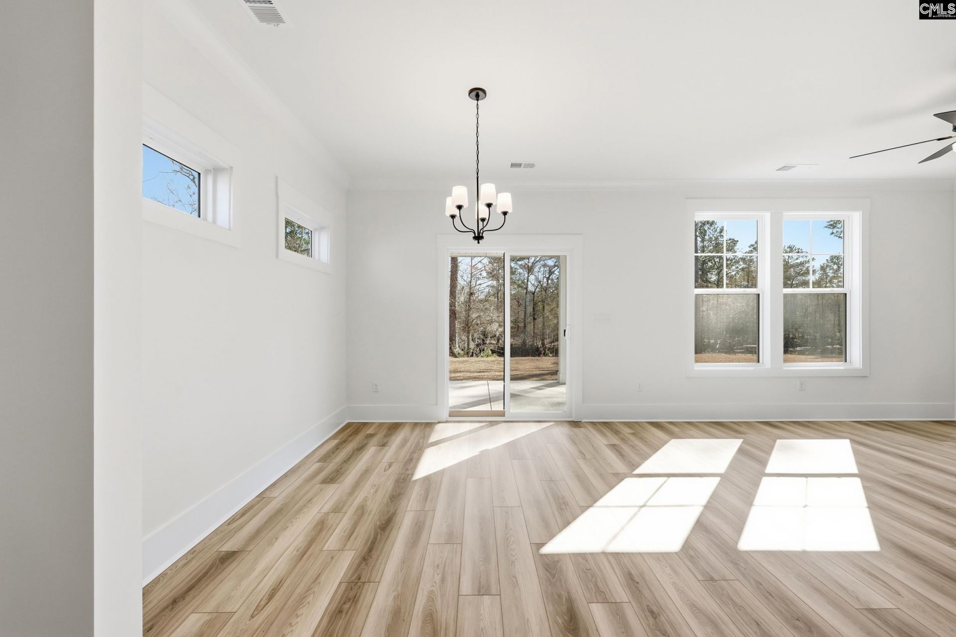 2031 Allan Crest Road Photo 4
