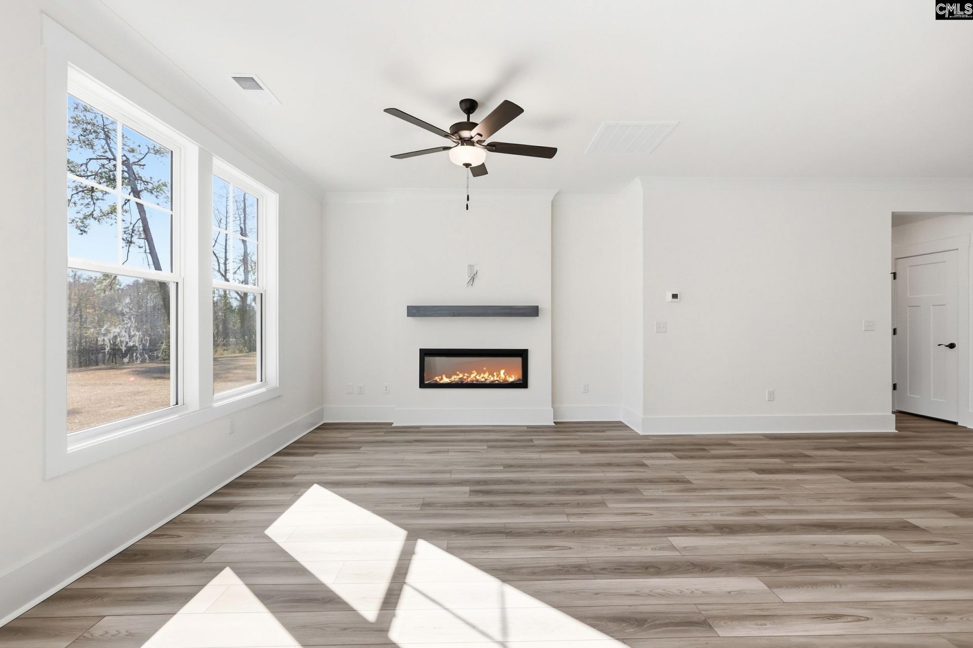 2031 Allan Crest Road Photo 6