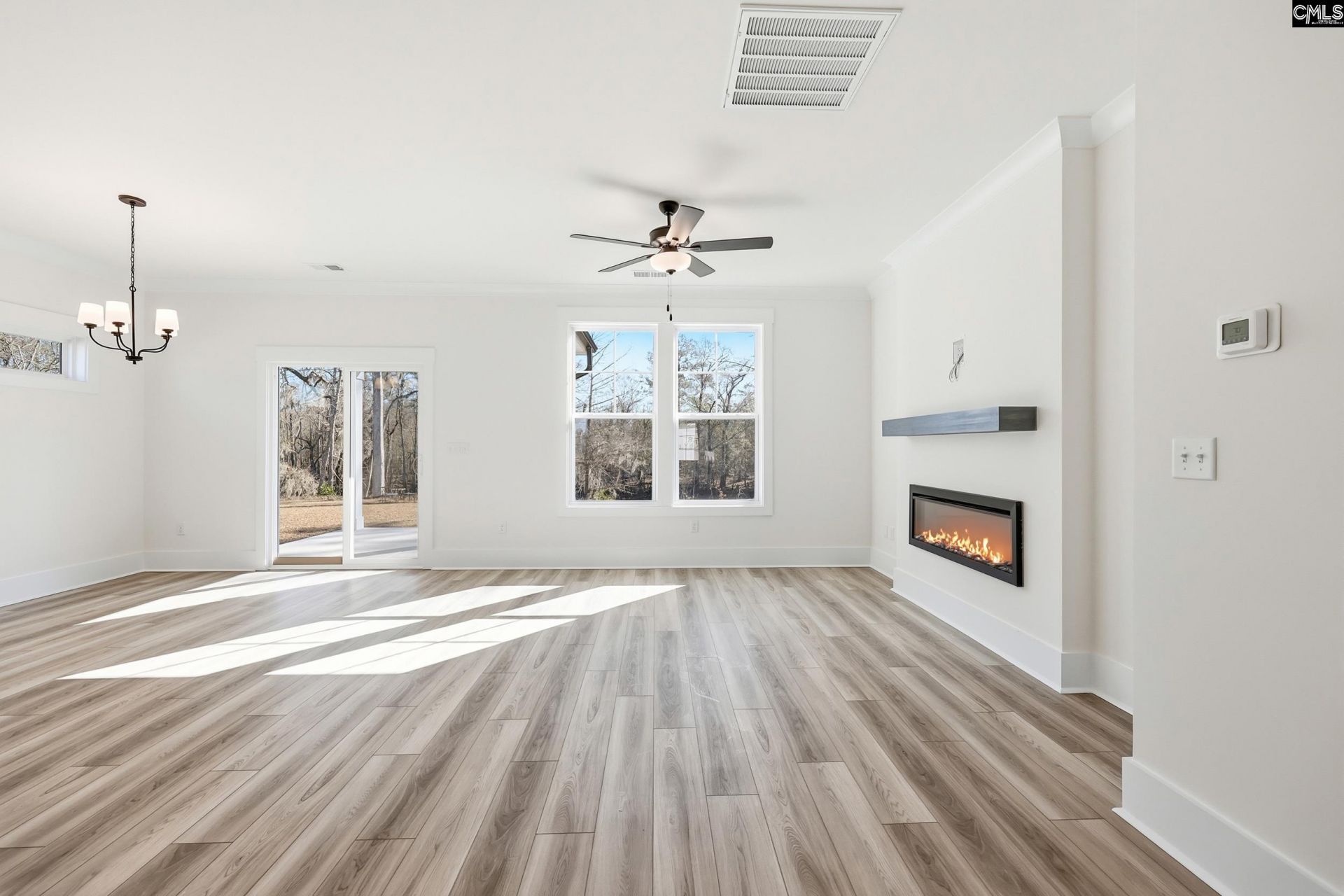 2031 Allan Crest Road Photo 7