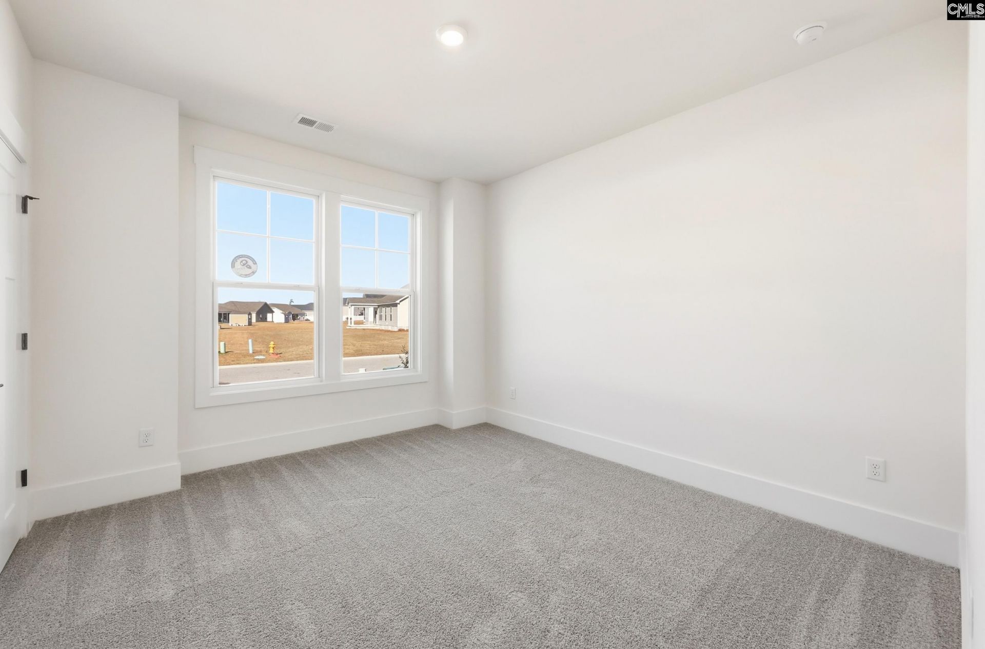 2031 Allan Crest Road Photo 9