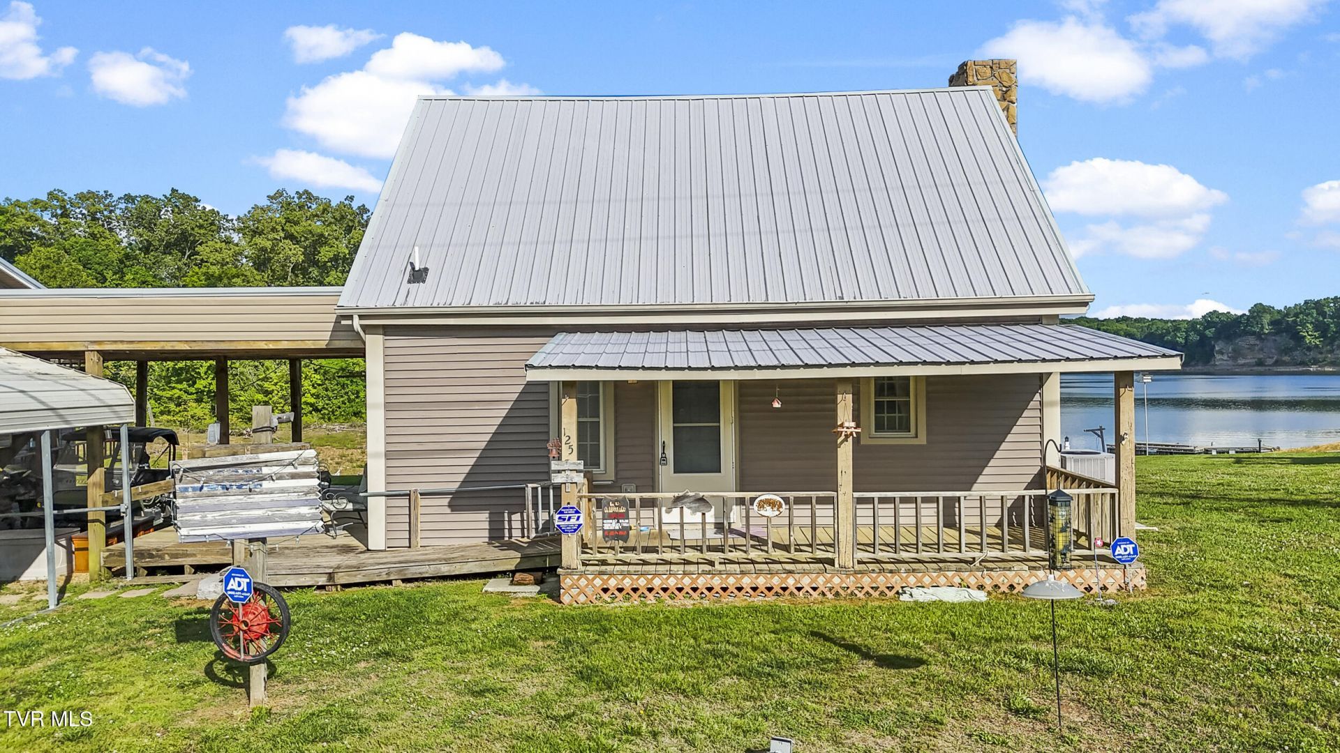 125 Island Harbor Lane Mooresburg, TN 37811