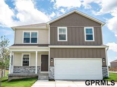 11964 S 114th Avenue , Papillion, NE 68046