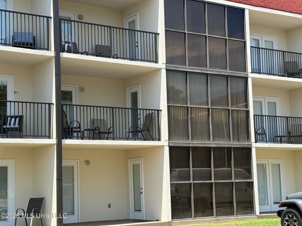 2046 Beach Boulevard, Biloxi, MS 39531
