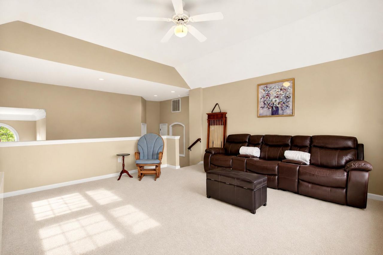 3379 Shagbark Circle Photo 24