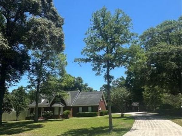 10400 Celeste Road, Saraland, AL 36571