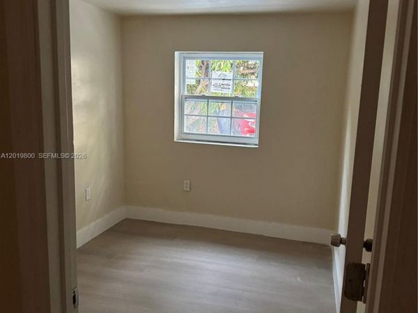650 E 49th St , Hialeah, FL 33013