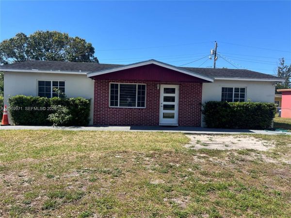 2860 NW 207th St , Miami Gardens, FL 33056
