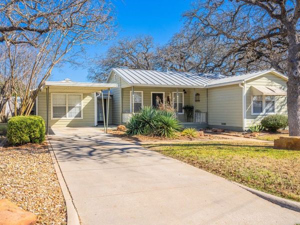 110 Beverly Drive, Fredericksburg, TX 78624
