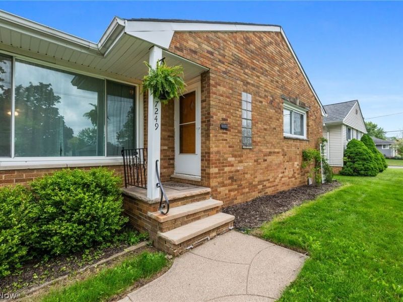 7249 Greenleaf Avenue, Parma, OH 44130 Photo 3
