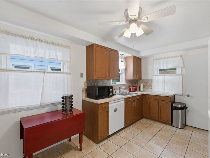 7249 Greenleaf Avenue, Parma, OH 44130 Photo 9